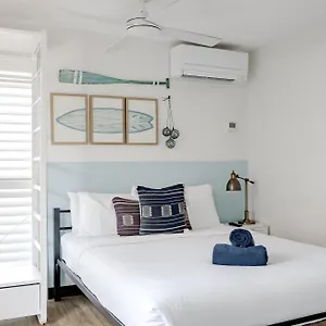  Hostel The Surf House Australia